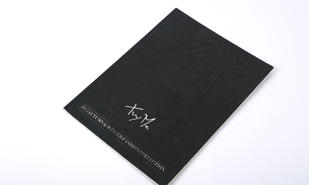 品牌服裝畫冊(cè)設(shè)計(jì)-服裝畫冊(cè)設(shè)計(jì)-服裝宣傳冊(cè)設(shè)計(jì) 品牌服裝畫冊(cè)設(shè)計(jì)-服裝畫冊(cè)設(shè)計(jì)-服裝宣傳冊(cè)設(shè)計(jì)